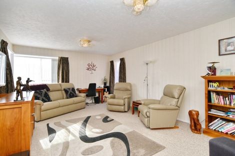 Photo of property in 11 Ludecke Place, Sockburn, Christchurch, 8042