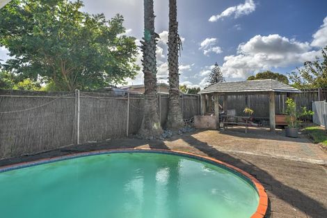 Photo of property in 10 Sealand Place, Mangere Bridge, Auckland, 2022