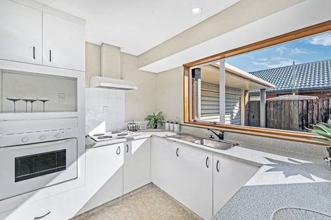 Photo of property in 5 Showgate Avenue, Sockburn, Christchurch, 8042