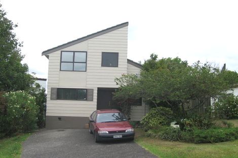 Photo of property in 1/19 Tree View Avenue, Glenfield, Auckland, 0629
