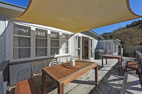 Photo of property in 52 Raukawa Street, Stokes Valley, Lower Hutt, 5019