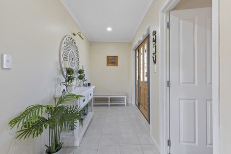 Photo of property in 68 Lough Bourne Drive, Pukekohe, 2120