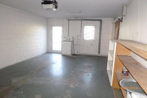 Photo of property in 1b/2 Divich Avenue, Te Atatu South, Auckland, 0610