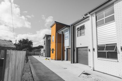 Photo of property in 79a Russell Road, Manurewa, Auckland, 2102