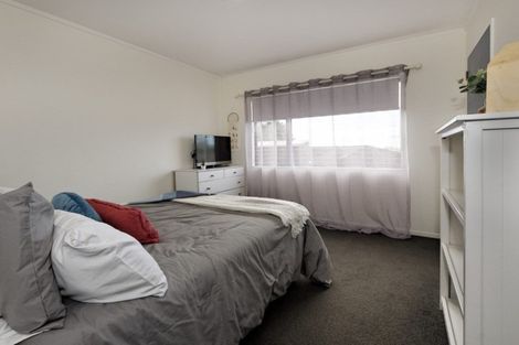 Photo of property in 6 Cloghan Close, Massey, Auckland, 0614