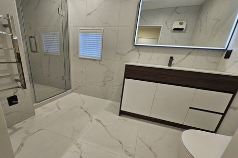 Photo of property in 2a Embling Place, Eastern Beach, Auckland, 2012