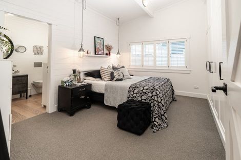 Photo of property in 84 The Esplanade, Houghton Bay, Wellington, 6023