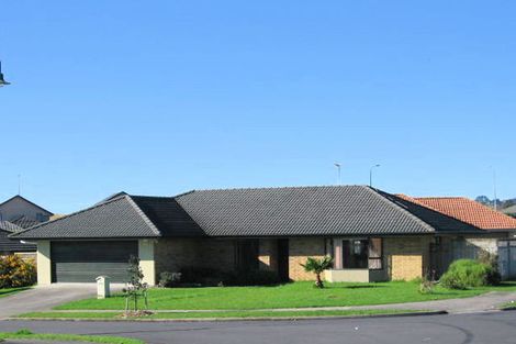 Photo of property in 1 Frank Bunce Grove, Flat Bush, Auckland, 2019