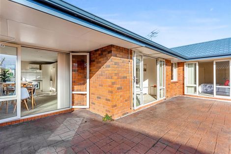 Photo of property in 57 Kingdale Road, Henderson, Auckland, 0610