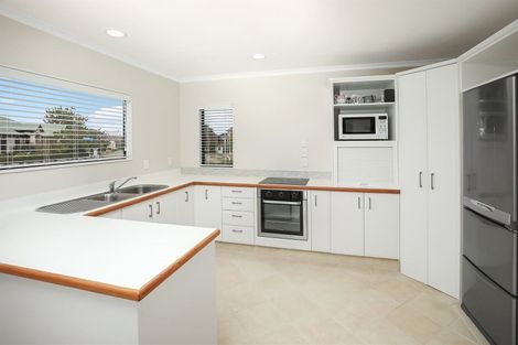 Photo of property in 35 Keswick Crescent, Huntington, Hamilton, 3210