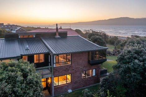 Photo of property in 10 Nuhaka Place, Paraparaumu Beach, Paraparaumu, 5032