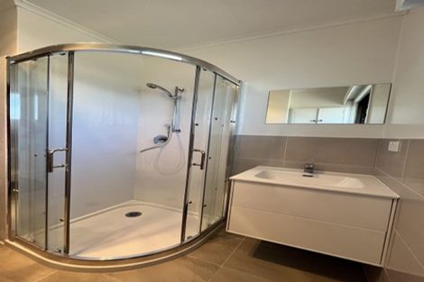 Photo of property in 8 Britton Avenue, Mount Roskill, Auckland, 1041