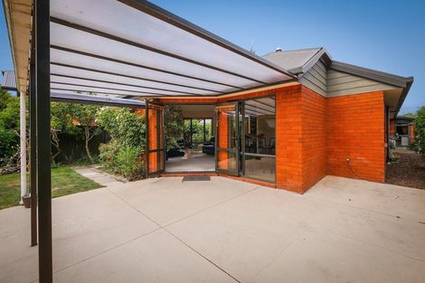 Photo of property in 113 Avonhead Road, Avonhead, Christchurch, 8042