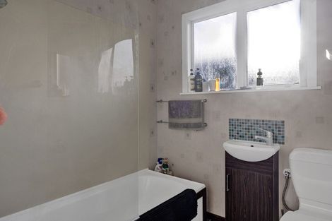 Photo of property in 73 Turuturu Road, Hawera, 4610