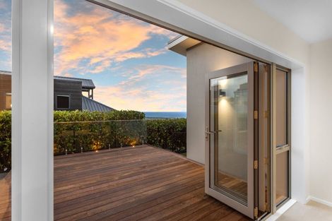 Photo of property in 22 Drayton Drive, Mount Pleasant, Christchurch, 8081