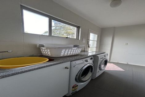 Photo of property in 337 East Coast Road, Mairangi Bay, Auckland, 0630