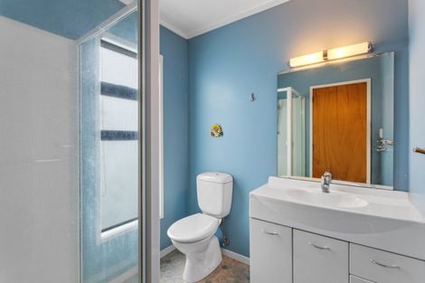 Photo of property in 4 Thistledew Place, Bayview, Auckland, 0629