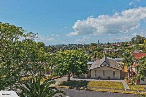 Photo of property in 90 Stapleford Crescent, Browns Bay, Auckland, 0630