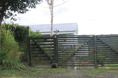 Photo of property in 12 Exhibition Drive, Titirangi, Auckland, 0604