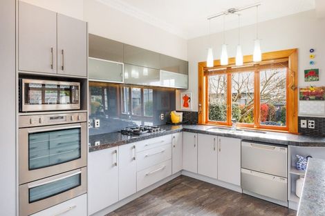 Photo of property in 21 Manapouri Crescent, Hokowhitu, Palmerston North, 4410