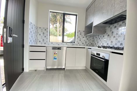 Photo of property in 42 Lavelle Road, Henderson, Auckland, 0612
