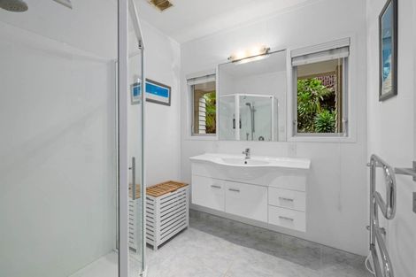 Photo of property in 4 De Haven Street, Opua, 0200