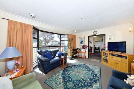 Photo of property in 37 Karnak Crescent, Russley, Christchurch, 8042