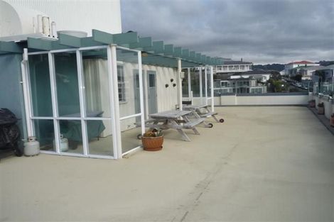 Photo of property in Jerningham Apartments, 20 Oriental Terrace, Oriental Bay, Wellington, 6011