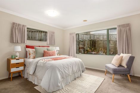 Photo of property in 40 Tongariro Drive, Aotea, Porirua, 5024