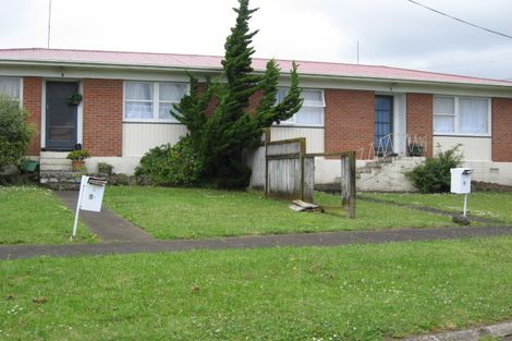 Photo of property in 3/1 Kiekie Road, Mangere Bridge, Auckland, 2022