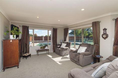 Photo of property in 5 Kendallvale Drive, Waiuku, 2123