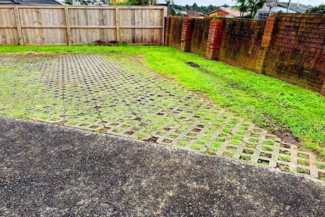Photo of property in 81 Pupuke Road, Northcote, Auckland, 0627