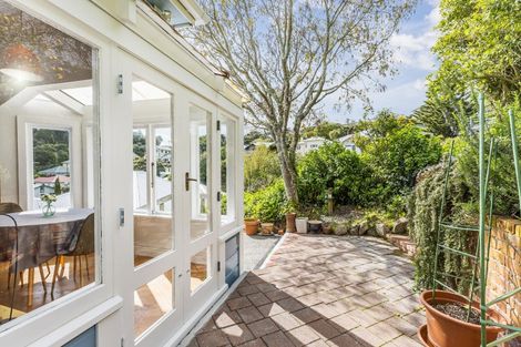 Photo of property in 36 Sutherland Crescent, Melrose, Wellington, 6023