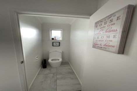 Photo of property in 57 Fairmount Road, Titirangi, Auckland, 0604