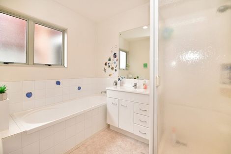 Photo of property in 15 The Grove, Red Beach, 0932