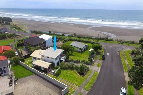 Photo of property in 4 Shearer Drive, Oakura, 4314