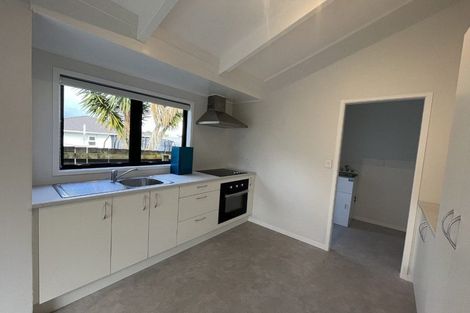 Photo of property in 7 Vera Road, Te Atatu South, Auckland, 0610
