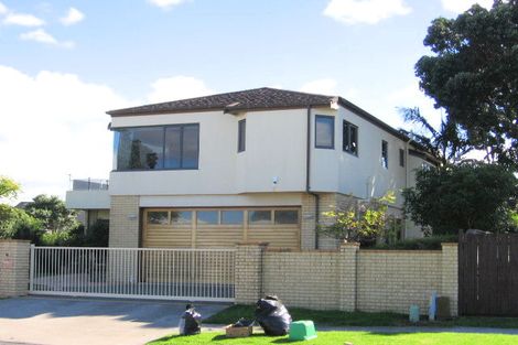 Photo of property in 1/3 Devon Road, Bucklands Beach, Auckland, 2012