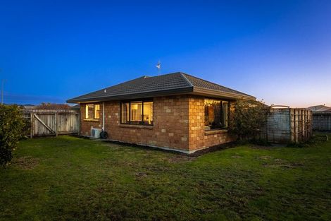 Photo of property in 33 Consort Close, Paraparaumu Beach, Paraparaumu, 5032