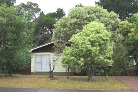 Photo of property in 33 Lavery Place, Sunnynook, Auckland, 0632