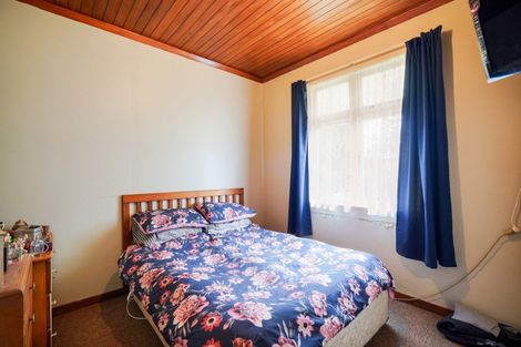 Photo of property in 43 Half Mile Road, Tuatapere, 9620