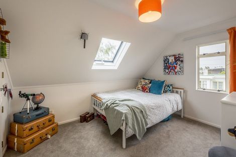 Photo of property in 10 Guildford Street, Levin, 5510