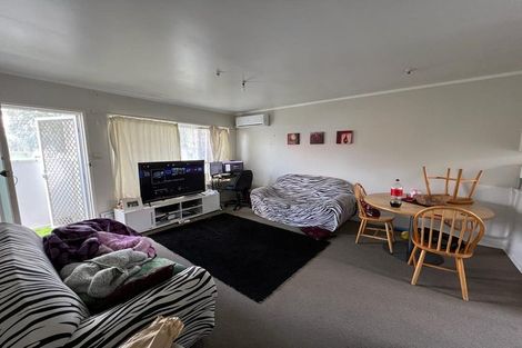 Photo of property in 2/41 Miro Street, New Lynn, Auckland, 0600