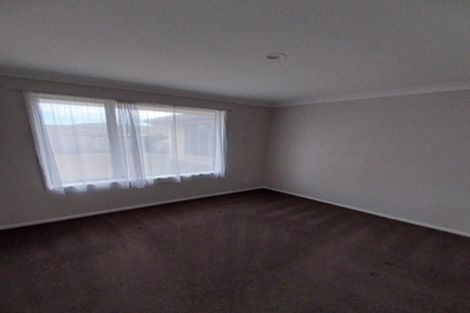 Photo of property in 57 Bluebird Crescent, Unsworth Heights, Auckland, 0632