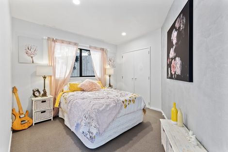 Photo of property in 38 Hyde Road, Rothesay Bay, Auckland, 0630