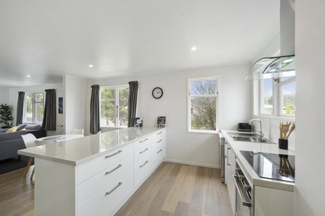 Photo of property in 33 Kairanga Crescent, Wainuiomata, Lower Hutt, 5014