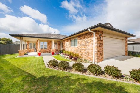 Photo of property in 30 Daniel Place, Kelvin Grove, Palmerston North, 4414