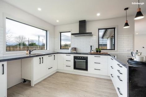 Photo of property in 2a Margate Street, Waihola, Milton, 9073