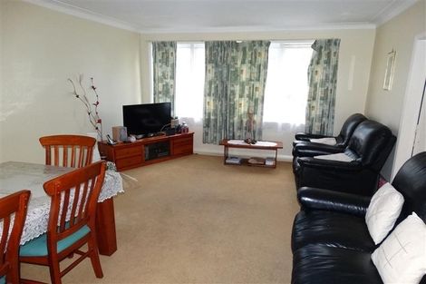 Photo of property in 17 Denver Avenue, Sunnyvale, Auckland, 0612