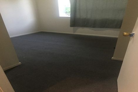 Photo of property in 2/56 Northcote Road, Northcote, Auckland, 0627